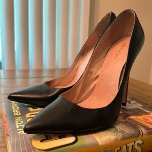 Beautiful Maiden Lane heels sz10, black!